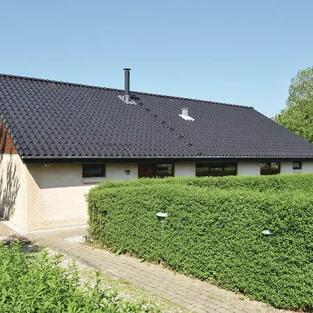 Four-bedroom In Tatil Evi