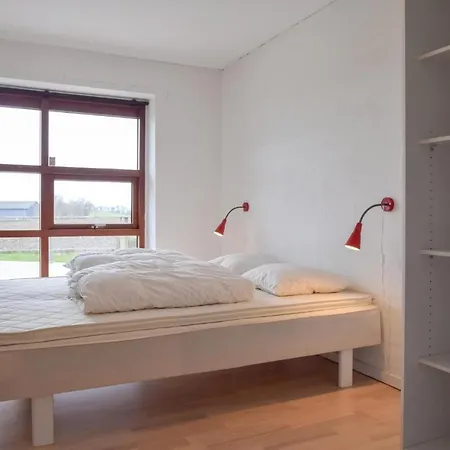 4 Bedroom Beautiful Home In Humble * Nordenbro Vesteregn