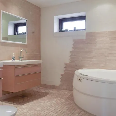 Four-bedroom In Tatil Evi Nordenbro Vesteregn