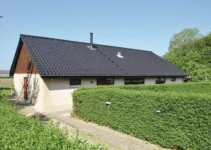 Four-bedroom In Ferienhaus